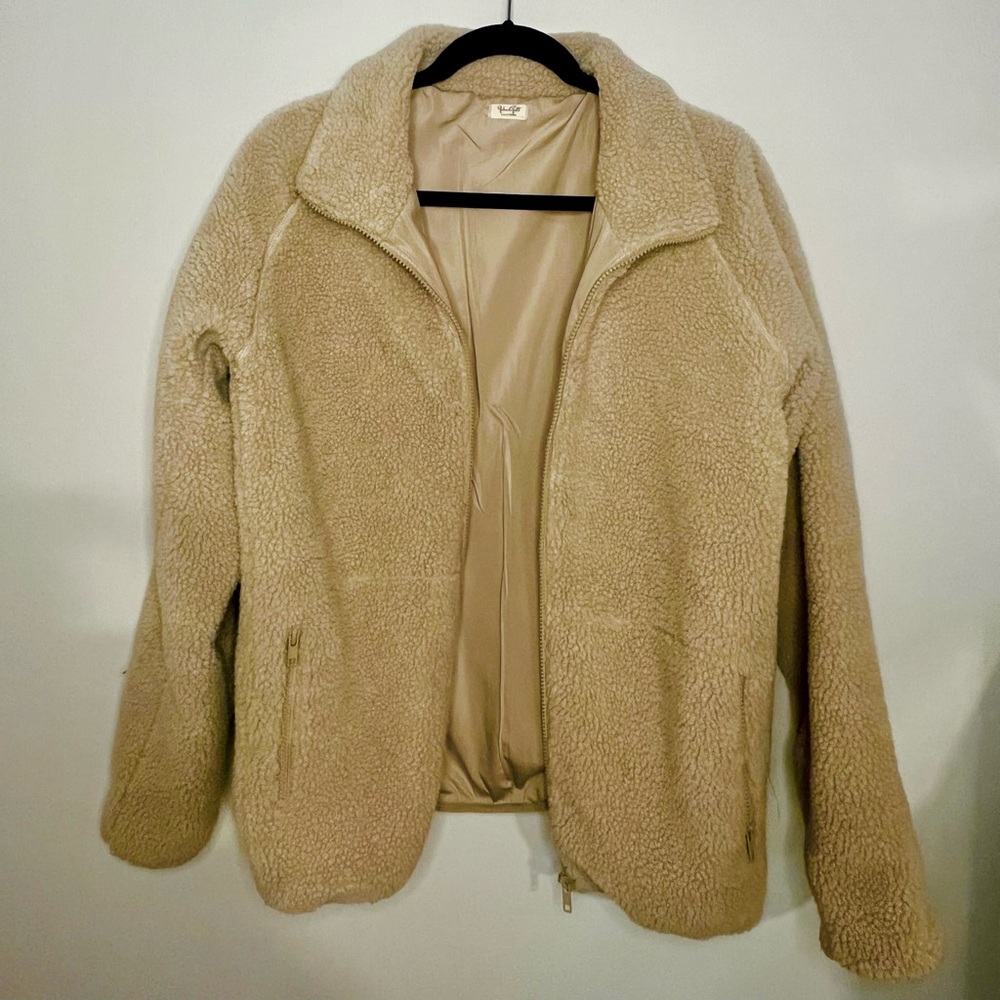 BRANDY MELVILLE (John Galt) tan teddy bear jacket